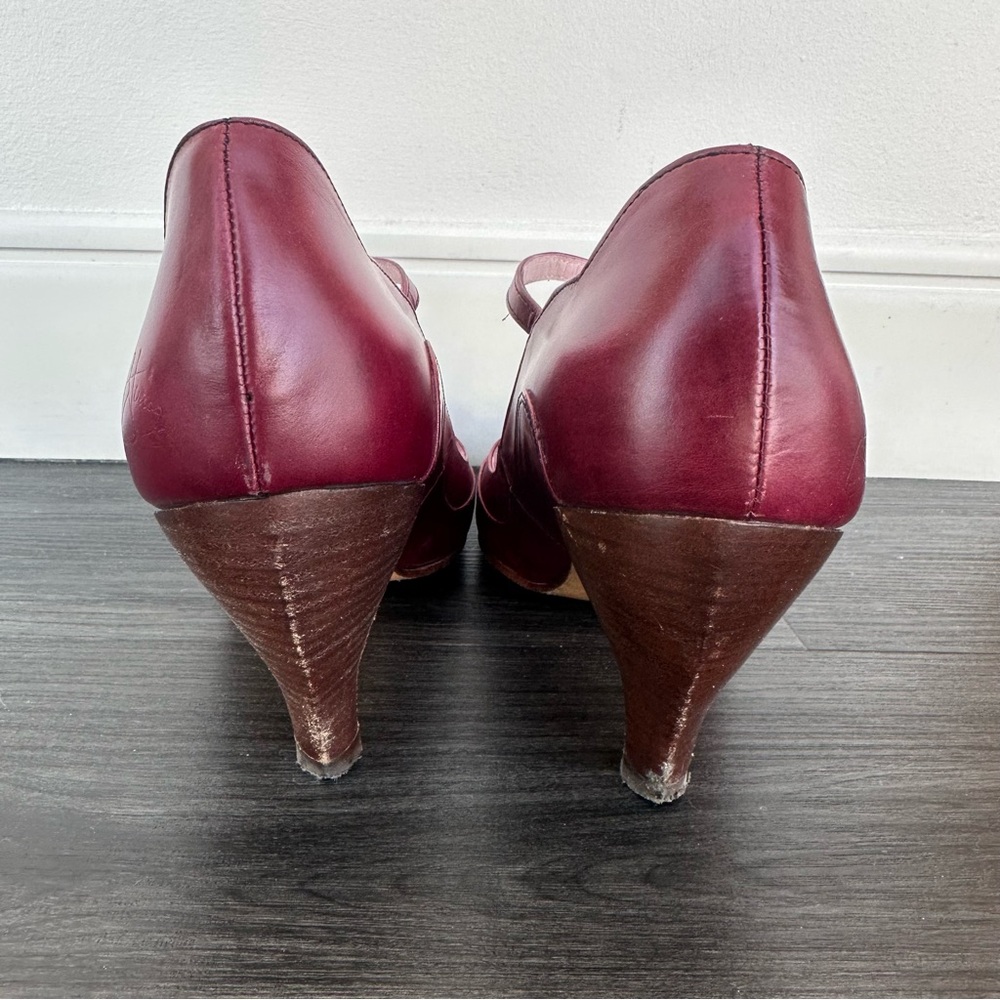 John Fluevog Women’s Teapots Sencha T Strap Leather Wooden Heels Burgundy 8 - Picture 4 of 10
